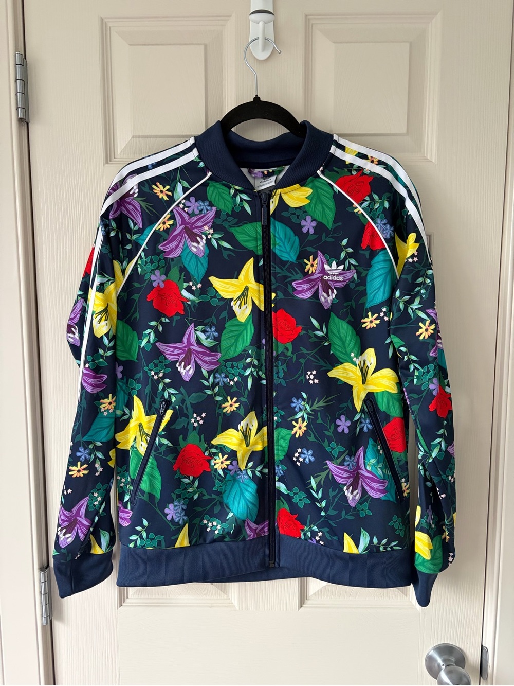 ⚽️ ADIDAS - Large Floral Jacket